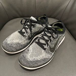 Nike Free RN Flyknit - Unisex